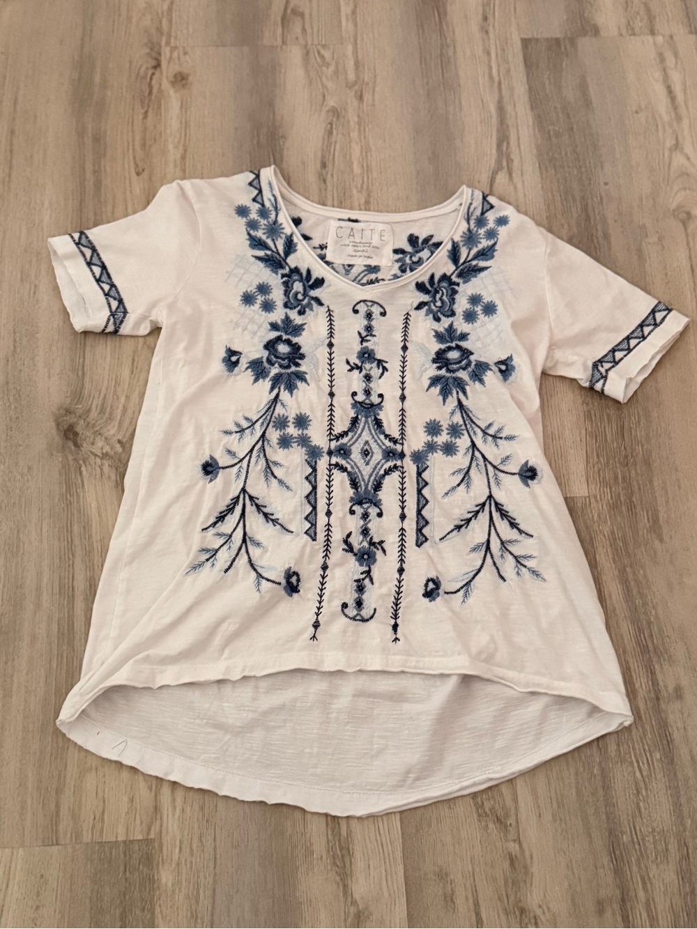 Anthropologie Caite Embroidered Short Sleeve Top Size Small
